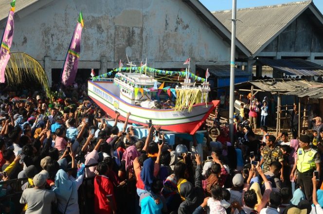 
 Ilustrasi pesta Syawalan atau Lomban di Kabupaten Jepara (dok.detiknews)