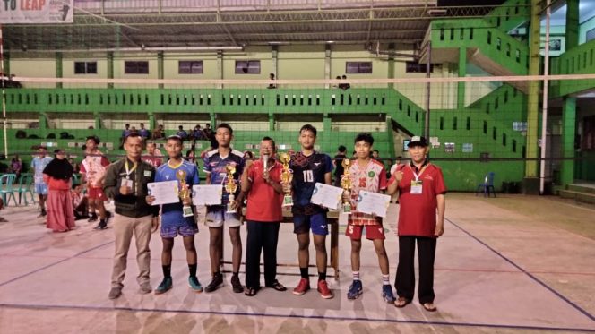 
 Juara bola voli putra, MTs Bulungan bersama SMP Pecangaan, SMP Srobyong, MTs Nafa Petekeyan.
