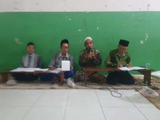 
 Jajaran Pengurus PRNU Demangan Kecamatan Tahunan menggelar rapat pembentukan tim penggerak wakaf tanah RSNU Jepara, Selasa 917/1/2023).