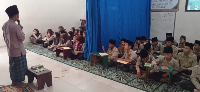 
 Program Kilatan Kitab Kuning Di SMP Tahfidz Annur Mangunan.