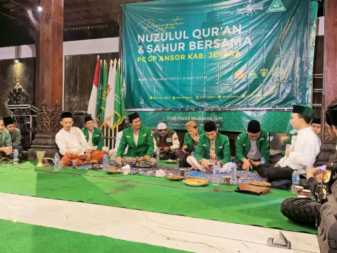 
 PC GP Ansor Jepara saat memperingati malam Nuzulul Quran dan sahur bersama.