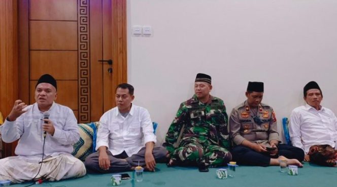
 Mulai dari Kyai, TNI dan Polri Hadiri Haul Gus Dur di “Majelis Kopi“ Gus Nasrul