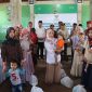 Kegiatan penyerahan bantuan paket sembako untuk pencegahan stunting dari Baznas Jepara kepada warga Sukosono, Jepara.