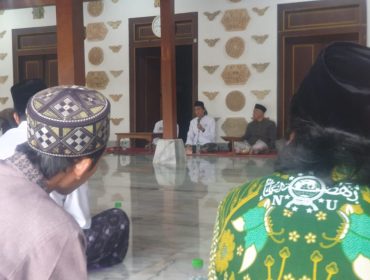 Rais Syuriyah Majelis Wakil Cabang Nahdlatul Ulama (MWC NU) Kecamatan Tahunan Jepara KH. Ali Masykur menyerukan agar tetap menjaga kondusivitas selama proses Pemilihan Umum Kepala Daerah (Pemilukada) pada 27 Nopember 2024.