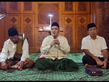 Gus Nasrul saat menyampaikan mauidhoh hasanah di Masjid Agung Baitul Makmur Jepara. 