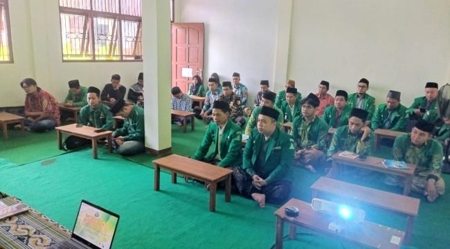 PAC GP Ansor Tahunan saat mengikuti pelatihan Pesantren Media.