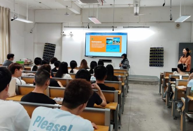 
 Visiting Lecturer di Negeri Tirai Bambu, Aprilia Wakili UNISNU Jepara Kenalkan Wisata Bahari Indonesia