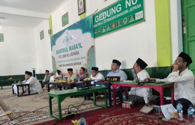 
 Bahtsul Masail Jepara: Hukum Perda Miras dan Hiburan Malam, serta Kritik Matan Hadits yang Berselisih Fakta