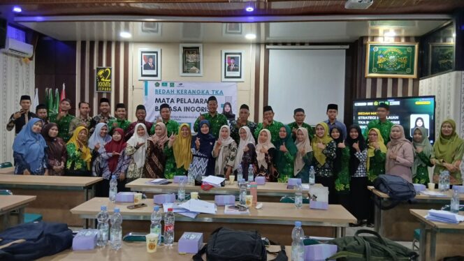 
 Bedah Kerangka TKA 2026, Ratusan Guru  KKMA 02 LP MÁARIF Jepara Lakukan Ini