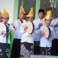 Siswa MI Masalikil Huda 02 Tahunan Jepara menabuh terbangan saat kegiatan peringatan Isra' Mi'raj Nabi Muhammad SAW.
