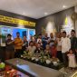 Alumni IKA PMII Nalumsari foto bersama dengan jajaran pengurus IKA PMII Jepara saat kegiatan halam bihalal yang digelar Ahad (14/5/2023).